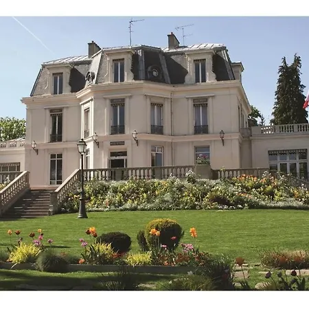 Mini-studio Avec Kitchenette Ou Confort Avec Frigo Et Tv - Parking En Option Sur Resa !