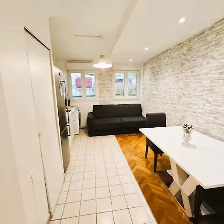 Mini-studio Avec Kitchenette Ou Confort Avec Frigo Et Tv - Parking En Option Sur Resa ! Chaville