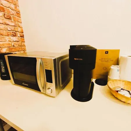 Mini-studio Avec Kitchenette Ou Confort Avec Frigo Et Tv - Parking En Option Sur Resa ! Appartement Chaville