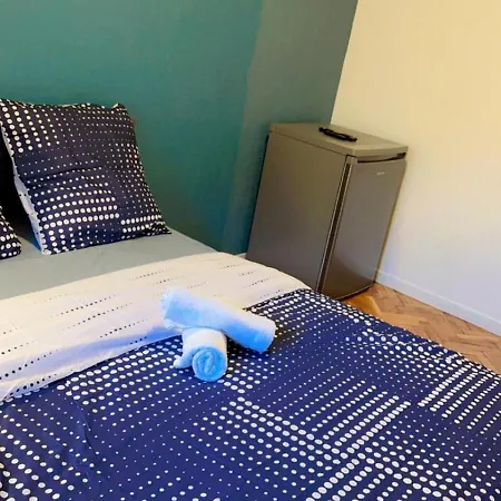 Apartment Mini-studio Avec Kitchenette Ou Confort Avec Frigo Et Tv - Parking En Option Sur Resa ! Chaville
